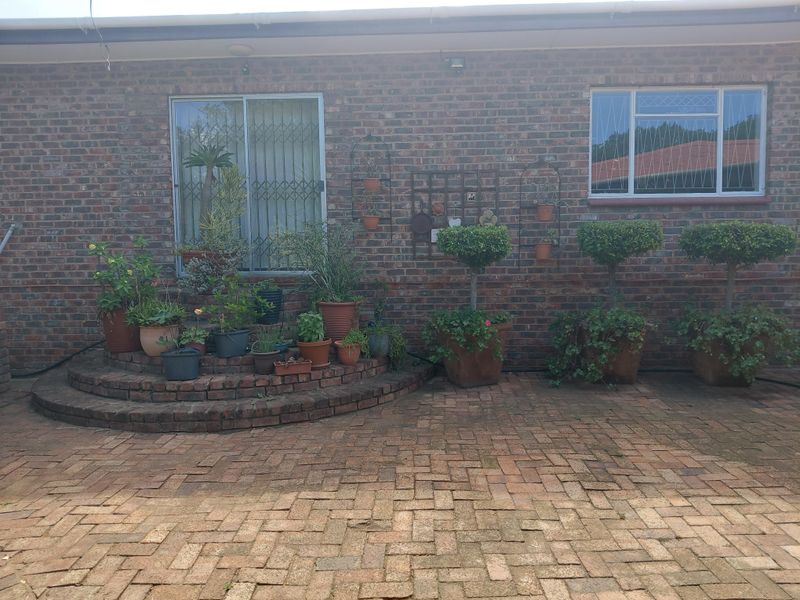 Vanes Estate Family Home For Sale! - Photo 10