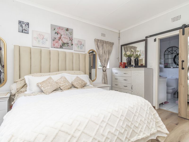 Exceptional 209m2 garden apartment offering the perfect blend of space, comfort, and versatility. - Photo 10