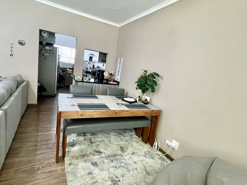 Stylishly Renovated Apartment in the Heart of Scottsville - Photo 6