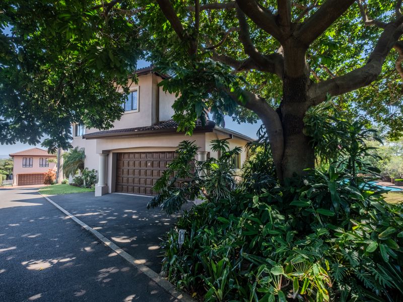 Spacious, Secure, Light-Filled Apartment - Photo 3