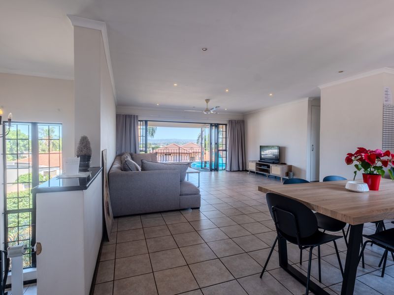 Spacious, Secure, Light-Filled Apartment - Photo 9