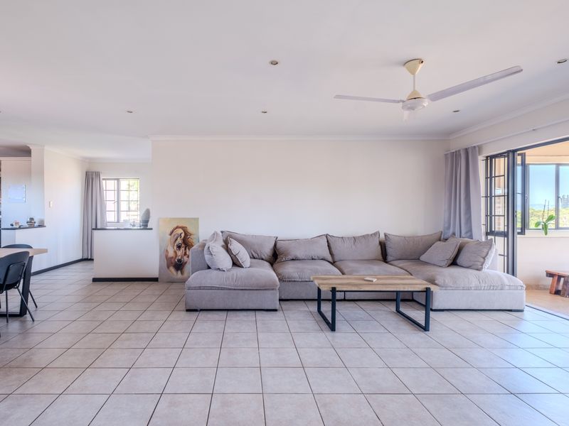 Spacious, Secure, Light-Filled Apartment - Photo 8