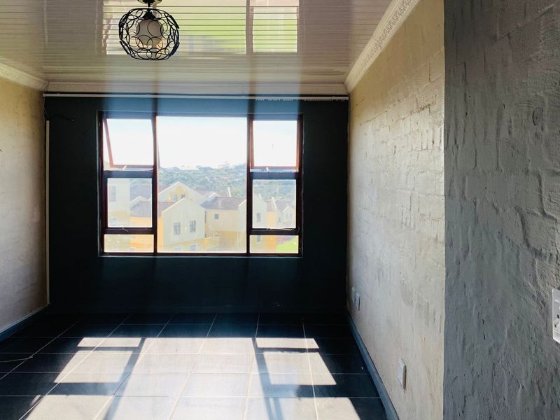 Apartment Pending Sale In East London - Photo 2