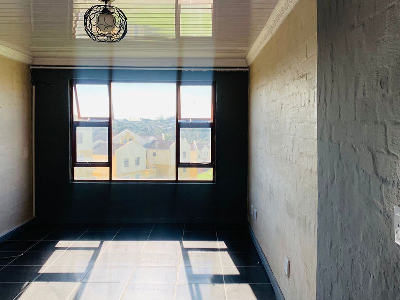 Apartment Pending Sale In East London - Photo 7