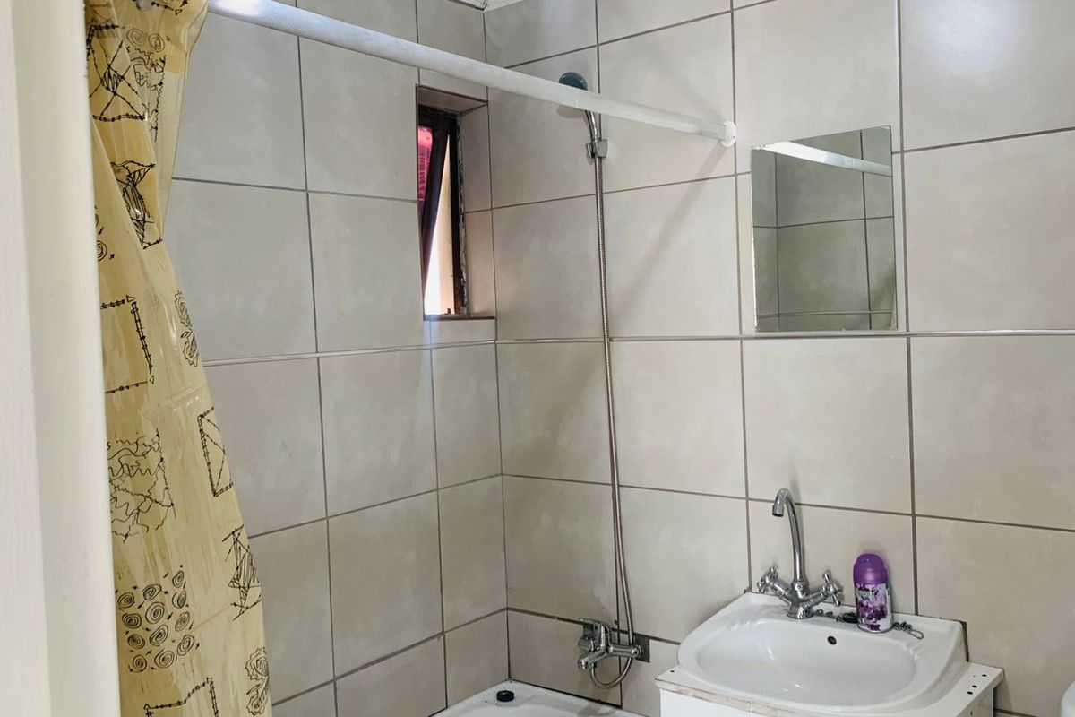 Apartment Pending Sale In East London - Photo 3