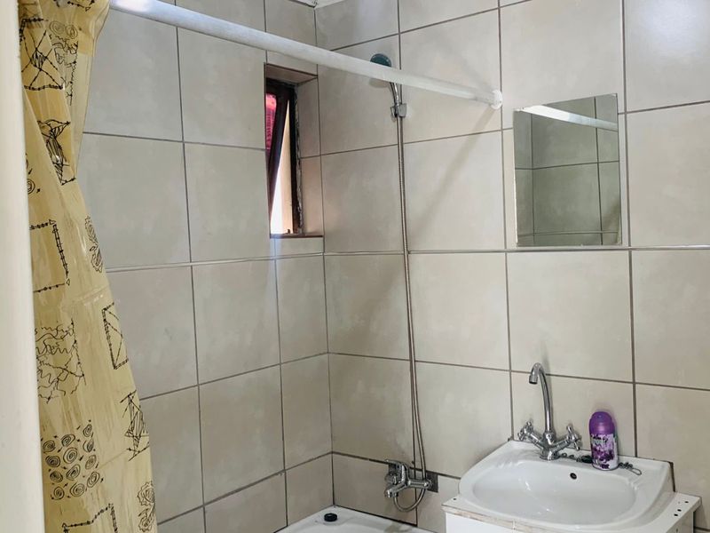 Apartment Pending Sale In East London - Photo 3