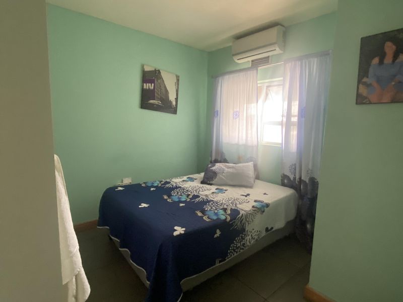 Modern spacious 6-Bedroom Double-Storey Gem with Dual Living & Income Potential Near Hermanus Centra - Photo 7