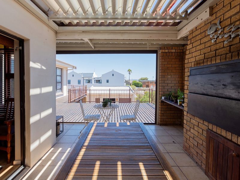 Dual Living Double Storey  near the Lagoon - Photo 7