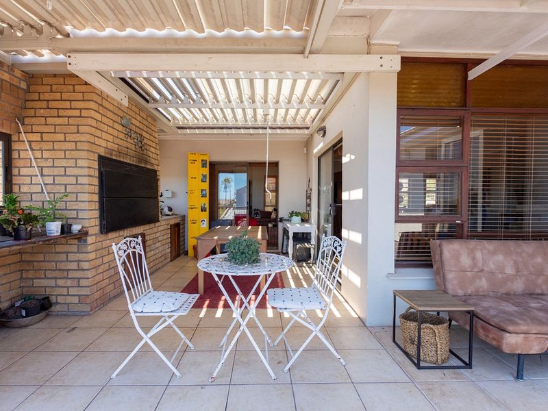 Dual Living Double Storey  near the Lagoon - Photo 6