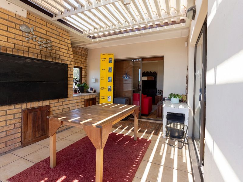 Dual Living Double Storey  near the Lagoon - Photo 5