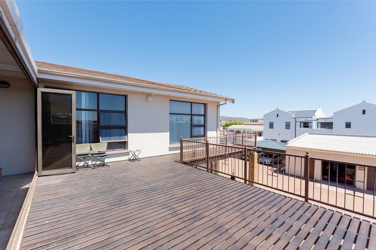 Dual Living Double Storey  near the Lagoon - Photo 4