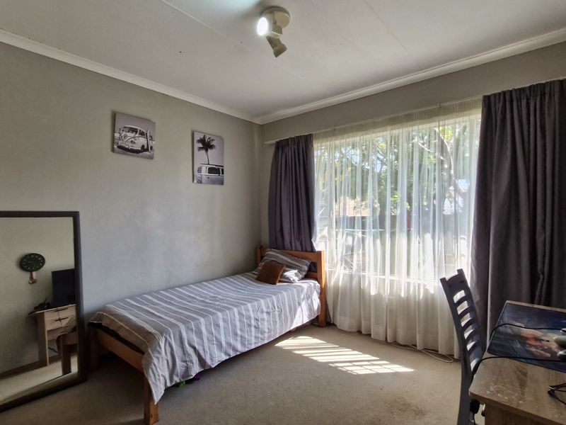 Spacious Townhouse in Secure Complex – Prime Location - Photo 9