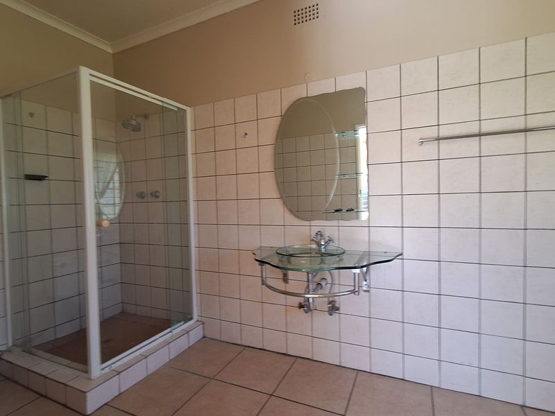 Spacious house in quiet area for sale - Photo 8