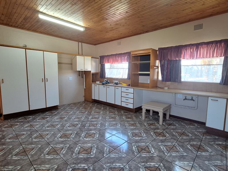 Spacious house in quiet area for sale - Photo 5