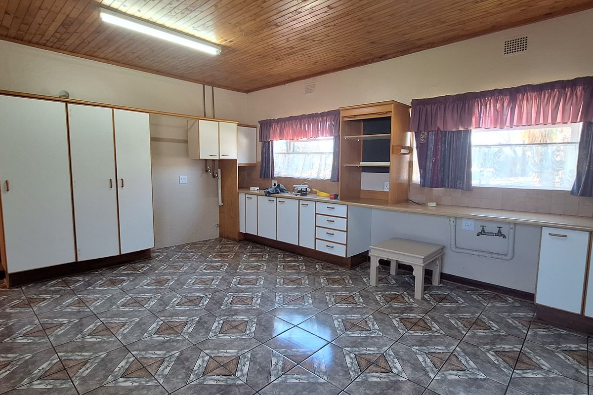 Spacious house in quiet area for sale - Photo 5