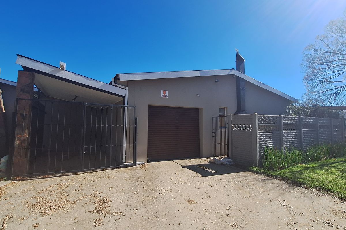 Spacious house in quiet area for sale - Photo 2