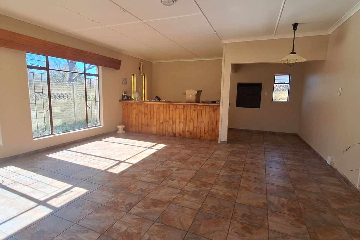 Spacious house in quiet area for sale - Photo 4