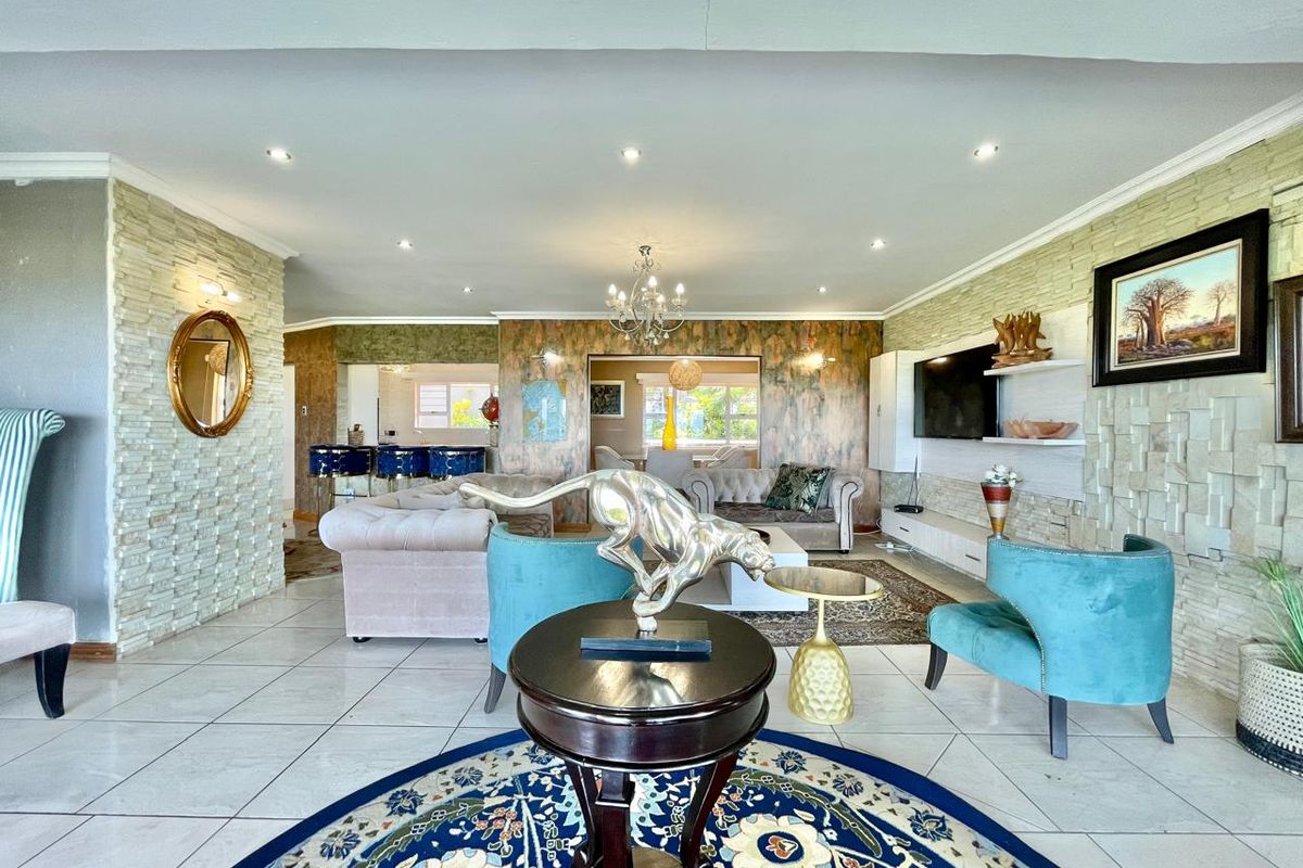 Where Coastal Luxury Meets Effortless Living - Photo 4