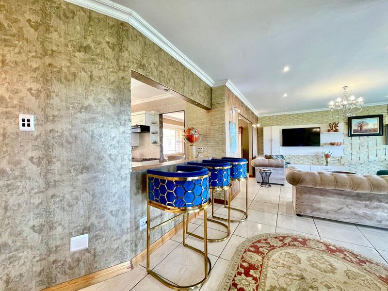 Where Coastal Luxury Meets Effortless Living - Photo 10