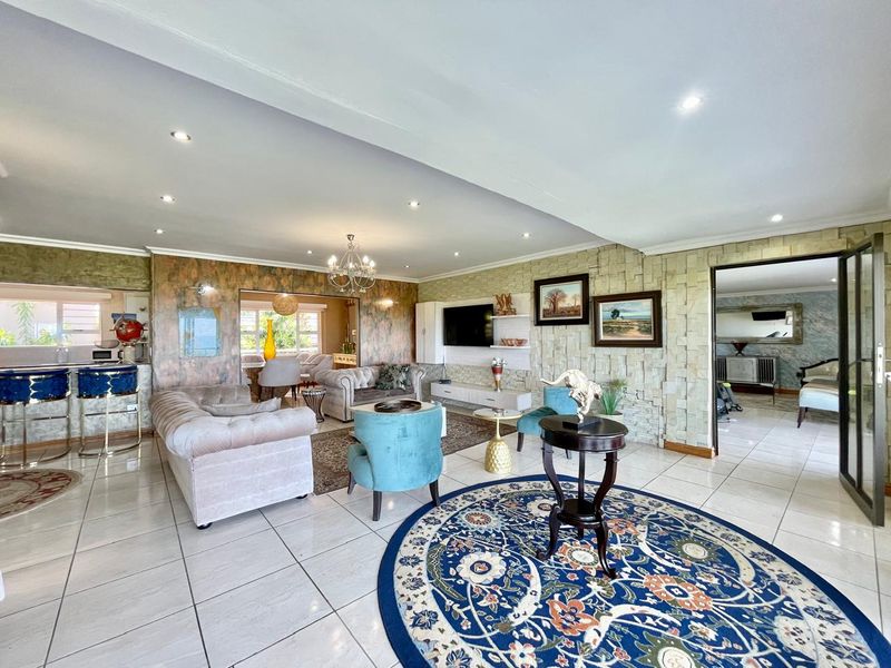 Where Coastal Luxury Meets Effortless Living - Photo 3