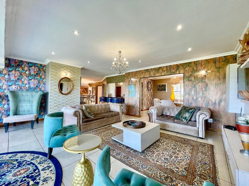 Where Coastal Luxury Meets Effortless Living - Photo 5