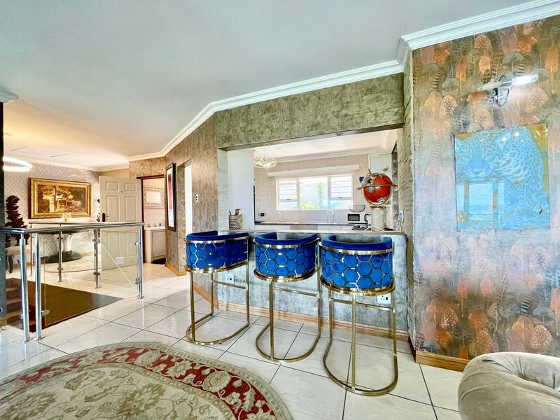 Where Coastal Luxury Meets Effortless Living - Photo 9