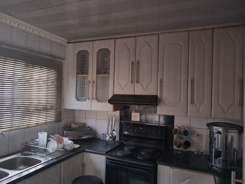 Discover Your Dream Home in Orange Farm - Photo 6