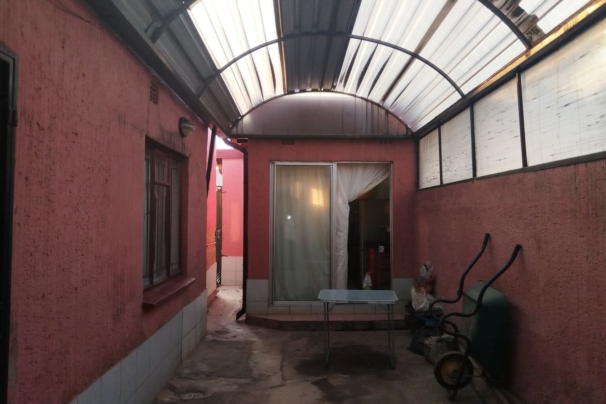 Discover Your Dream Home in Orange Farm - Photo 3