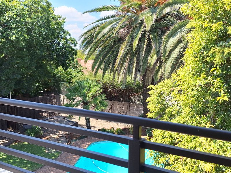 Beautiful Property with flat for Sale in SE 3 Vanderbijlpark!! - Photo 2