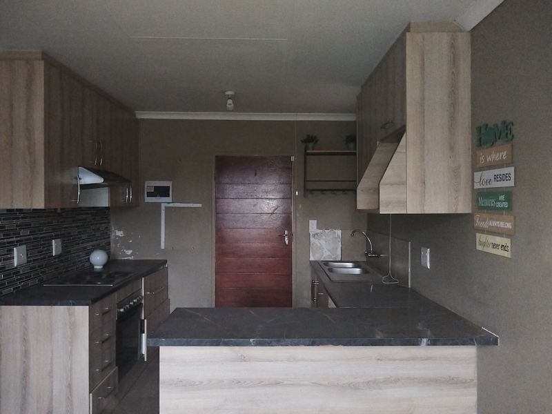 Charming 2-Bedroom Home in Savanna City, Walkerville – Your Perfect Oasis Awaits! - Photo 4