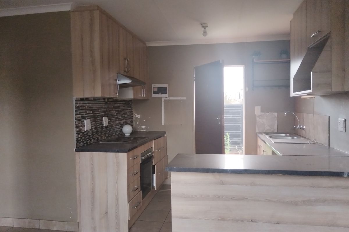 Charming 2-Bedroom Home in Savanna City, Walkerville – Your Perfect Oasis Awaits! - Photo 3