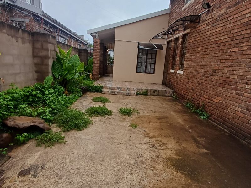 3 Bedroom house to let in Top Town - Photo 9