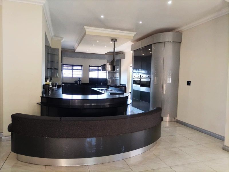 Secure Estate Living with Versatile Basement Space - Photo 10