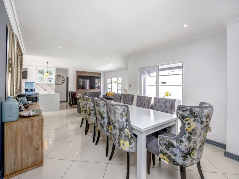 6 Bedroom Family Home - Photo 4