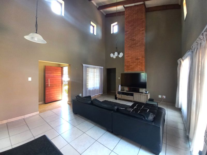 Where Comfort Meets Security – A Home Designed for Family Living - Photo 5