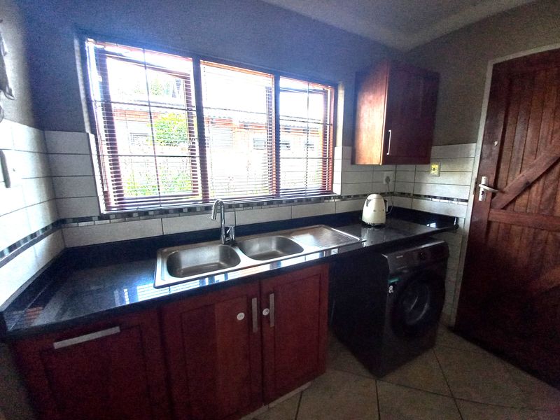 Where Comfort Meets Security – A Home Designed for Family Living - Photo 10