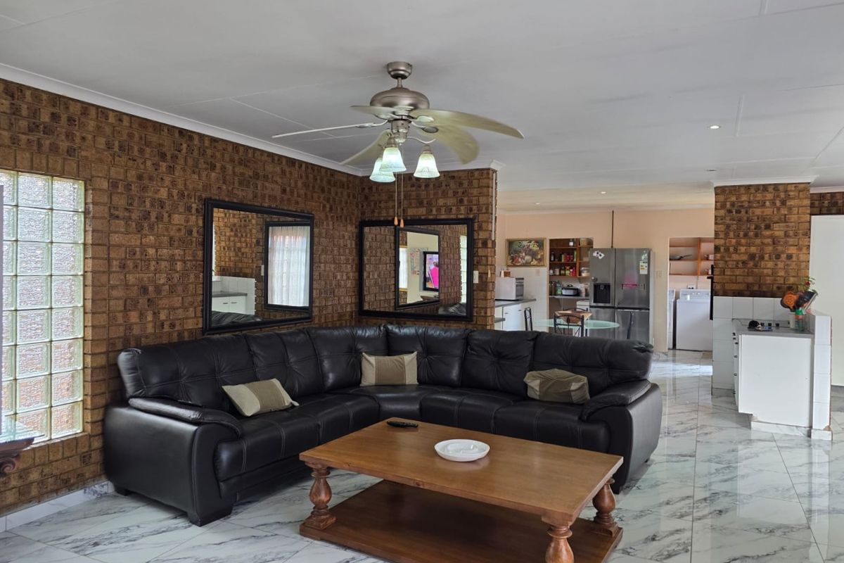 A Feel Good Family Home! - Photo 3