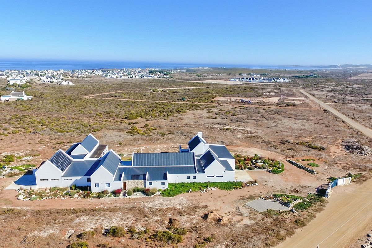 Exceptional Coastal Smallholding with Endless Potential and Panoramic Ocean Views - Photo 5