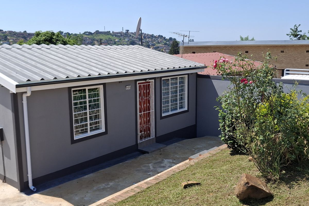 2 Bedroom Starter Home - Photo 2