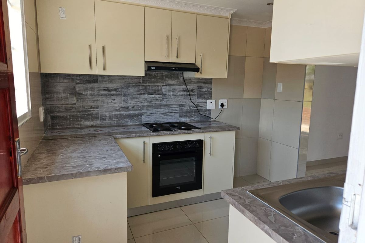 2 Bedroom Starter Home - Photo 5