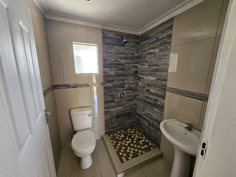 2 Bedroom Starter Home - Photo 10