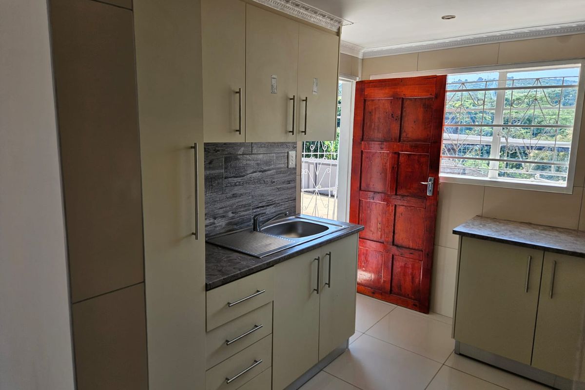 2 Bedroom Starter Home - Photo 3