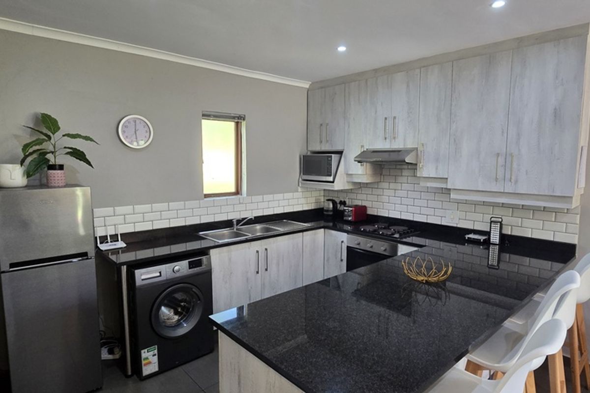 Prime 3 Bedroom Investment Unit – Perfect for Airbnb or Rental Income - Photo 4