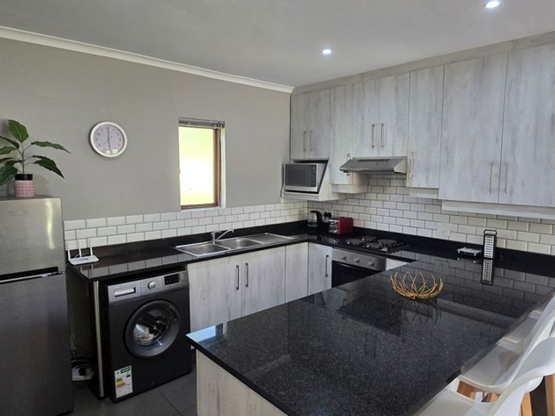 Prime 3 Bedroom Investment Unit – Perfect for Airbnb or Rental Income - Photo 4