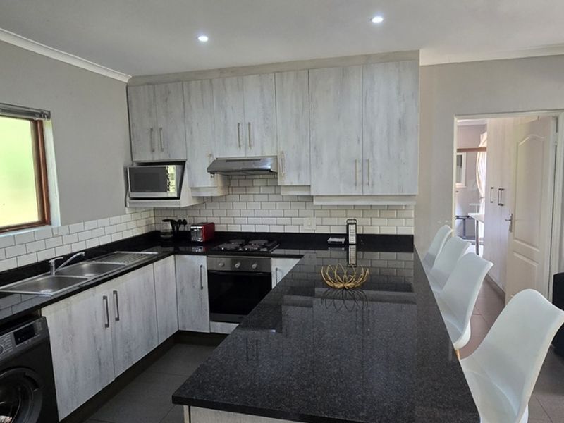 Prime 3 Bedroom Investment Unit – Perfect for Airbnb or Rental Income - Photo 3