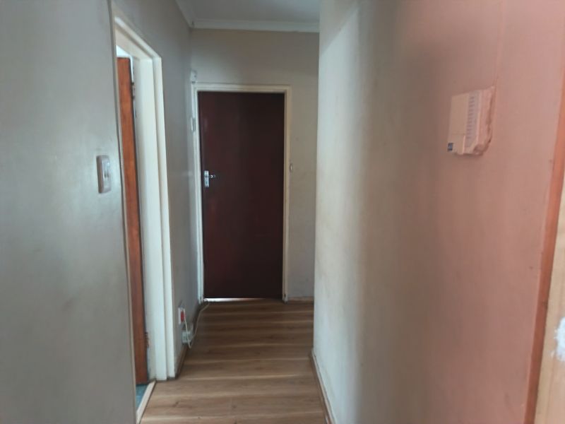 Live, Earn & Invest - Photo 7