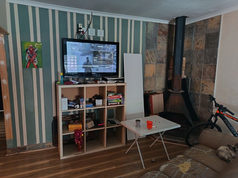 Live, Earn & Invest - Photo 3