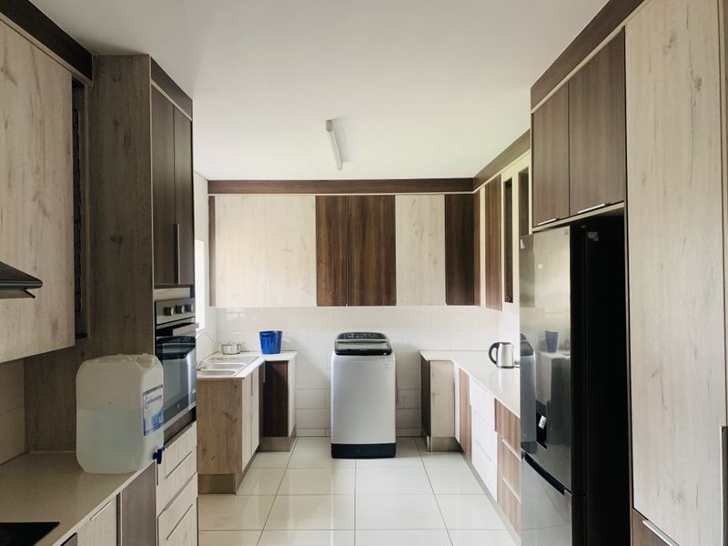 Big family home on a very large piece of land! - Photo 7