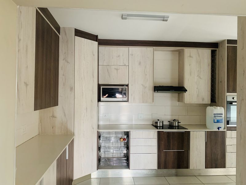 Big family home on a very large piece of land! - Photo 6