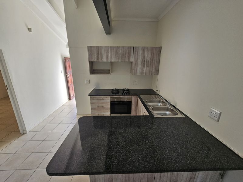 Lock-Up-and-Go Apartment with Strong Rental Appeal in Bonnie Doon - Photo 5